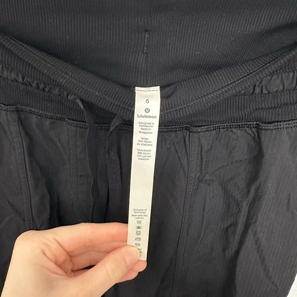 Lululemon Dance Studio Mid-Rise Cropped Pant - Black - Picture 4 of 12